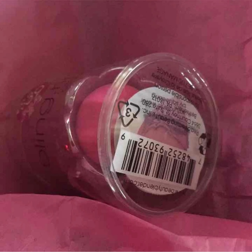 NEW Beauty Blender - Picture 2 of 4